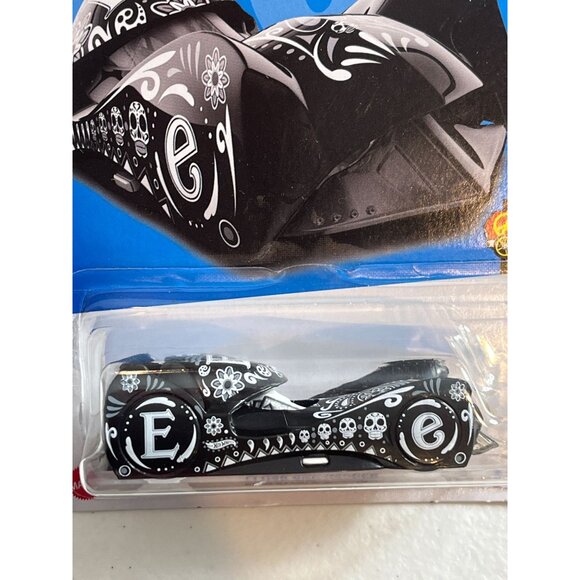 Hot Wheels Cloak & Dagger Art Cars 10/10 Special Feature Diecast 1:64 - Picture 6 of 10